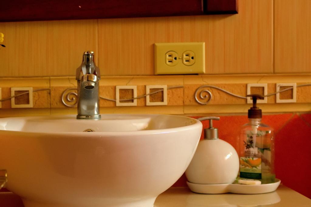 Hostal Duncan Puerto Ayora  Dış mekan fotoğraf